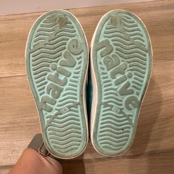 Native Jefferson Sparkly Blue Shoes - Picture 7 of 7